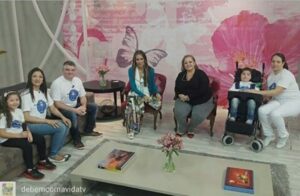 Uma de nossas primeiras matérias para TV foi no programa De Bem Com a Vida, da Rede Gospel de TV, apresentado por Keila Lima, a quem nos agradecemos por todo apoio e amizade até hoje, esta participação do Guerreiro Gianlucca foi gravada e ao ar no dia 04 de outubro de 2016, na época fazíamos campanha para que órgão regulatório de medicamento dos Estados Unidos o FDA aprovasse aquele que seria o primeiro medicamento para tratar a atrofia muscular espinhal na época, o Spinraza/Nusinersena.